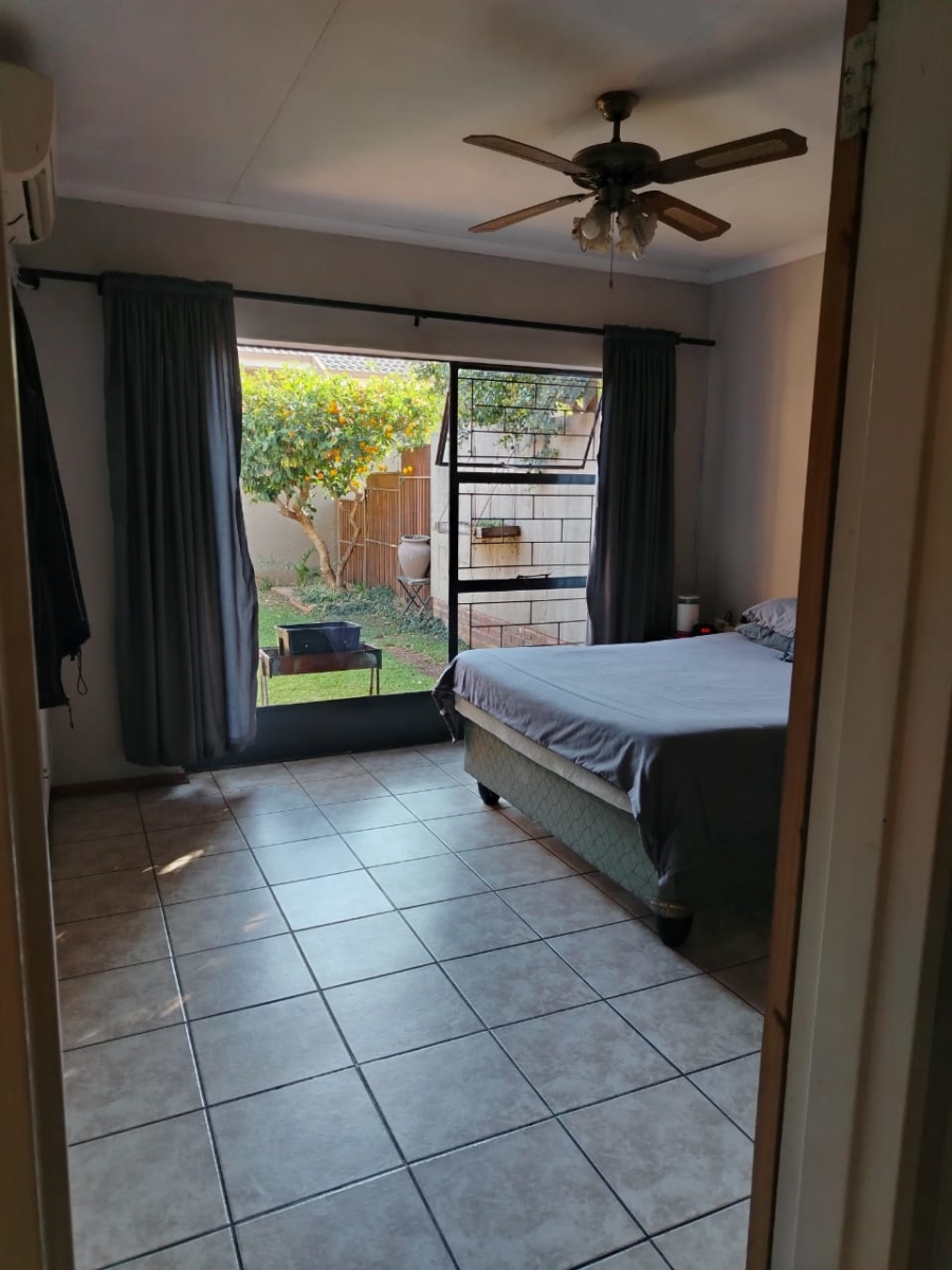 2 Bedroom Property for Sale in Langenhovenpark Free State